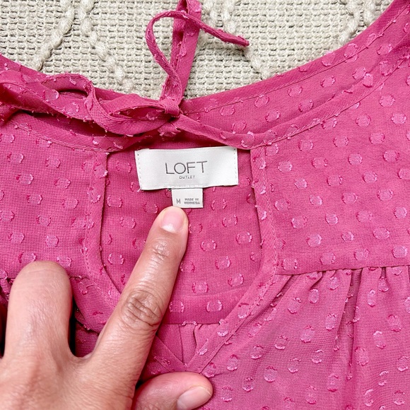 Sleeveless Blouse - Picture 5 of 11